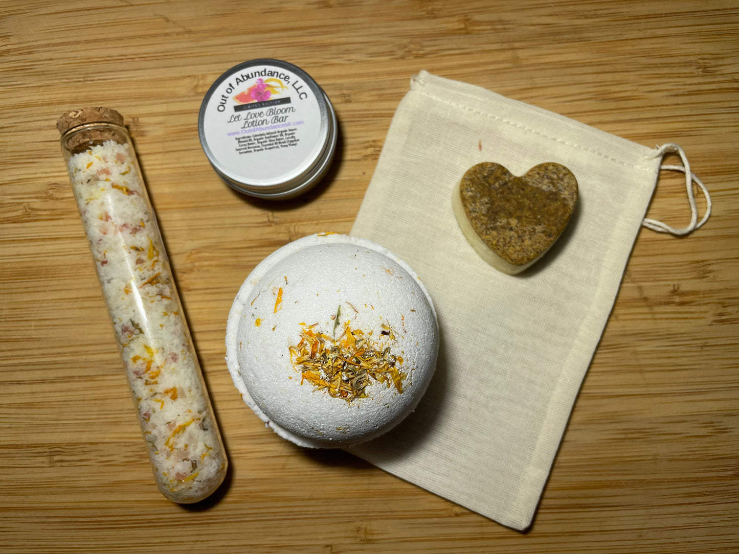 LE Let Love Bloom Bath Salt Shots